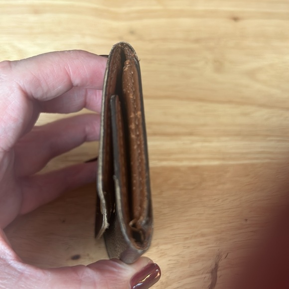 Authentic Louis Vuitton key holder - Picture 4 of 8